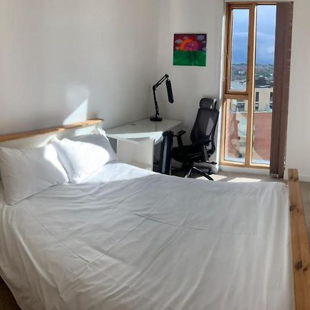 2 Bed Apartment In Granary Wharf Leeds Leeds  Exterior photo